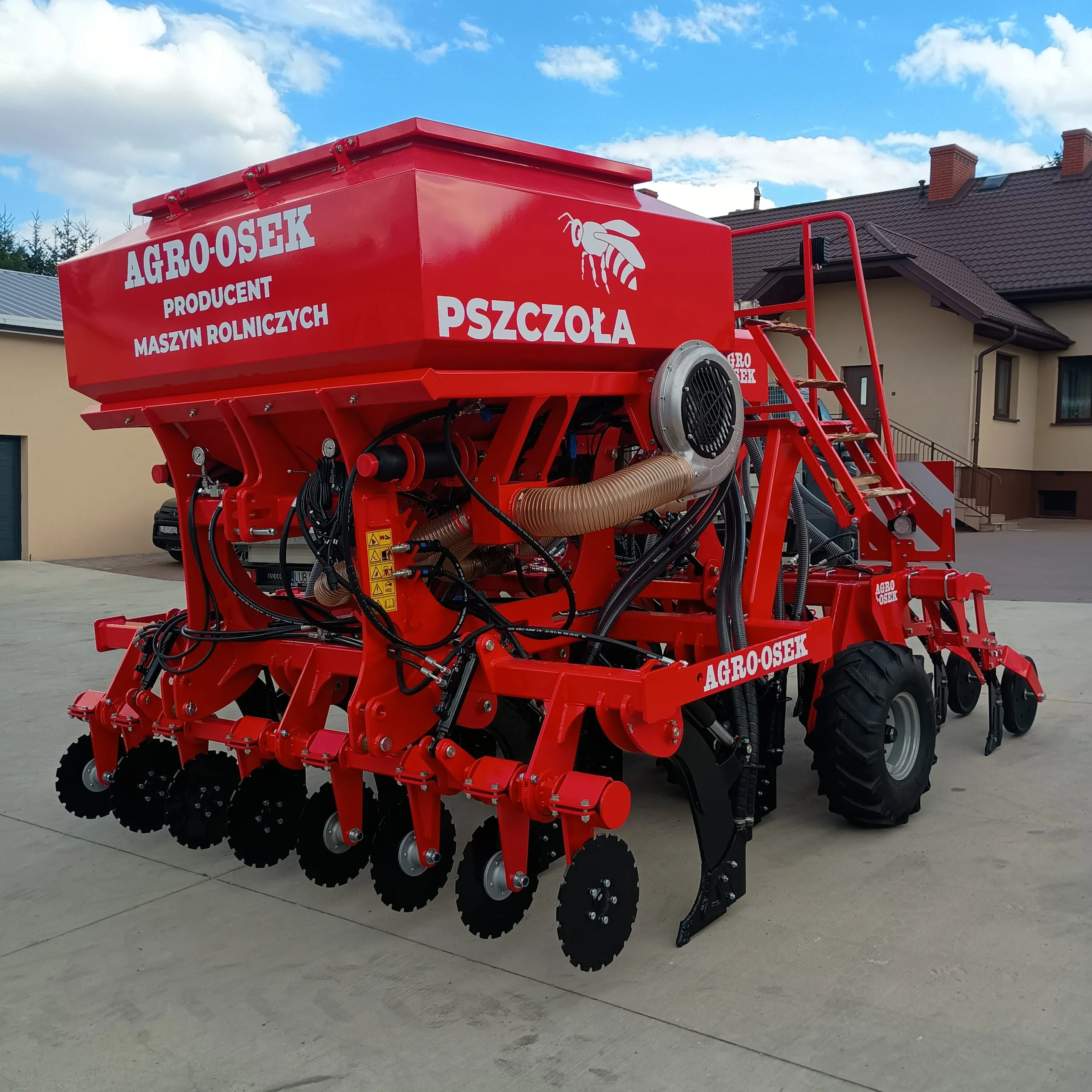 Agregat do uprawy pasowej „PSZCZOŁA”